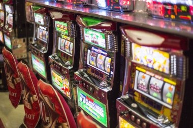 maxslot app interface showing football markets and live-dealer options